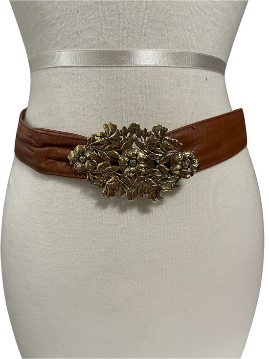 Accessories - VTG Brown Leather Belt with Ornate Gold Floral Buckle